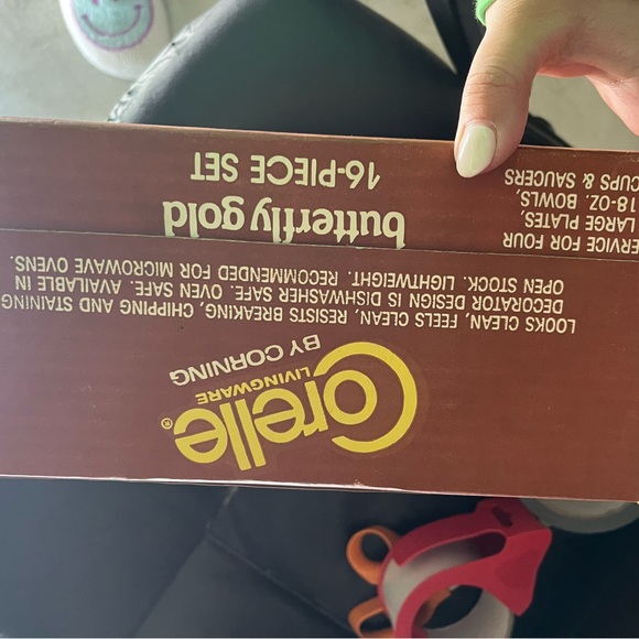 Corelle Butterfly Gold Dinner Set - Complete - Picture 7 of 7